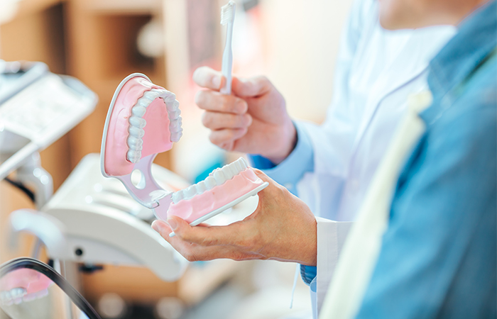 治療後はメンテナンスを行いむし歯を予防